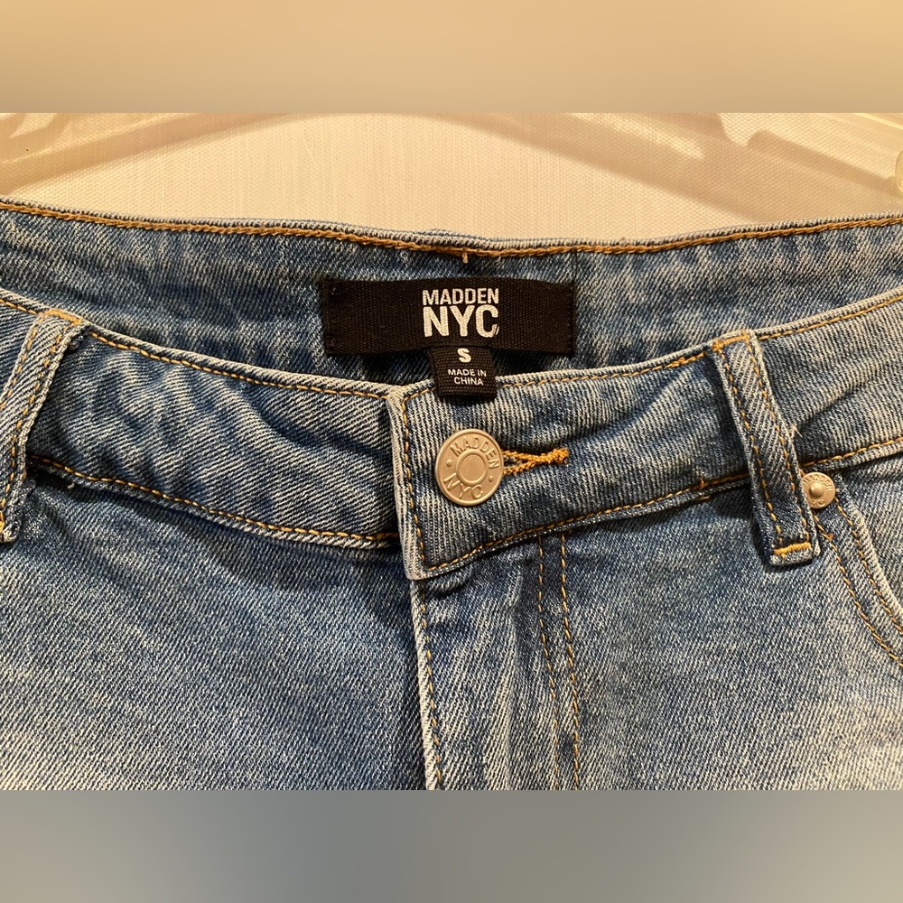 Madden NYC Blue Denim Mini Skirt With White Cotton Eyelet Lace Trim - Size S - Picture 9 of 12
